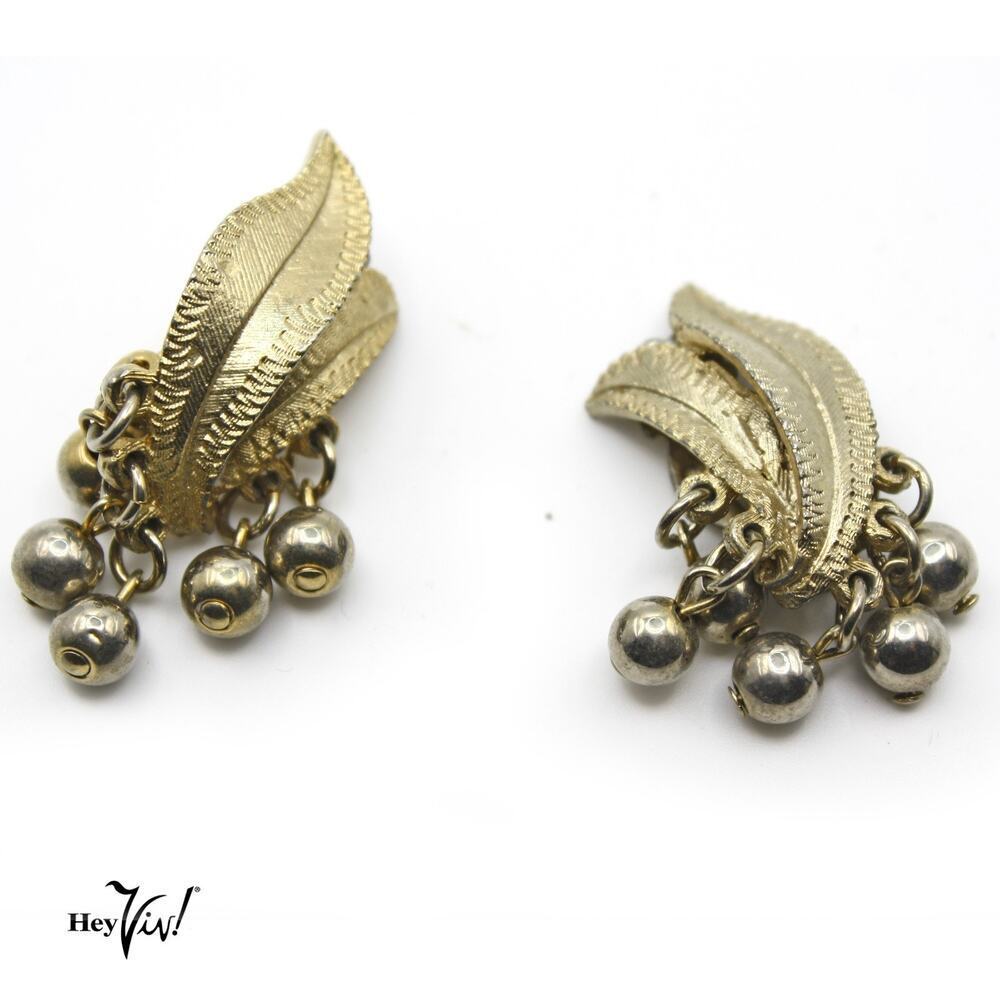 Vintage Gold Tone Leaf Clip On Earrings w Dangling Beads Mid Century – Hey Viv